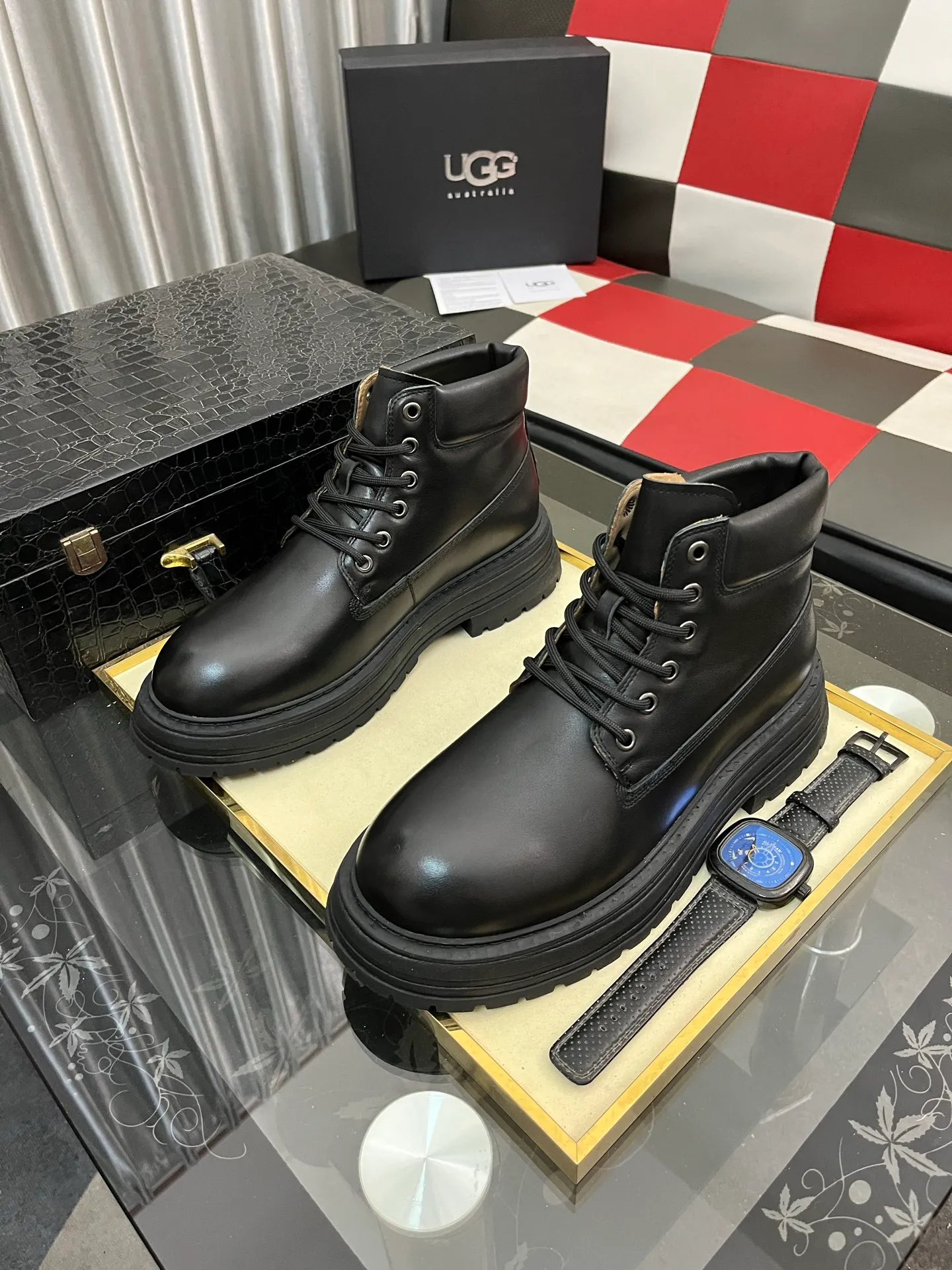 Men's Men's Shoes 💰660⌚️⌚️New UGG fur-integrated men's simple and fashionable snow shoes. The most worth buying at the end of this year are warm casual shoes. Whether you are out and about at home, their comfortable and warm performance will be your most suitable fashion companion! The material is cowhide upper and imported wool is used inside. Two layers of cowhide for warmth and comfort! The eva+ rubber patch outsole is cushioned, wear-resistant, and has good elasticity. It is light and wear-resistant, comfortable and soft, and the new simple cut is more fashionable. It has both practicality and fashion sense, so you no longer have to worry about how to match it in winter, while still maintaining fashionable taste. High-quality genuine wool produced in Dongguan. The material depends on the details! Size: 38-39-40-41-42-43-44-45